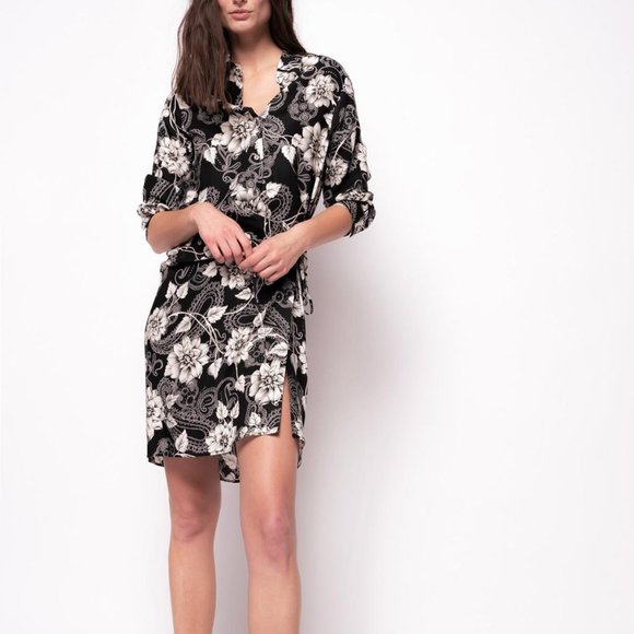 Pinko Dresses & Skirts - Pinko Floral Paisley Mini Shirt Dress size: 4